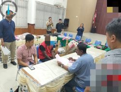 Satgas Ops Damai Cartenz serahkan tersangka Yuni Enumbi dan Barang Bukti Ratusan Amunisi ke Kejari Jayapura