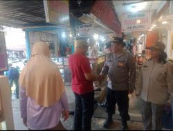 Cegah Kebakaran di Pasar Blauran Palangka Raya, Ditbinmas Polda Kalteng Binluh Kamtibmas Kepada Para Pedagang