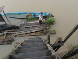Piket Polsek Lamandau Cek Debit Air Sungai Lamandau