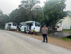 Personil Polsek lamandau Pengaturan lalu lintas Jalan di Pagi hari