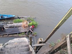 Piket Polsek Lamandau Cek Debit Air Sungai Lamandau